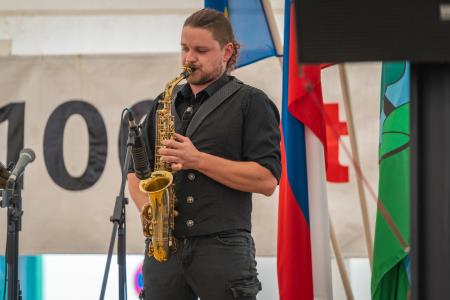 Saksofonist Grega Šteharnik